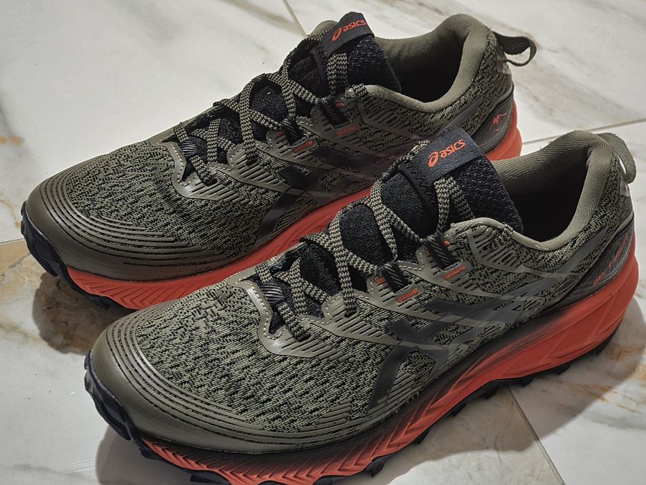 Оригінал 100%  чоловічі кросівки asics gel-trabuco 10  euro 44