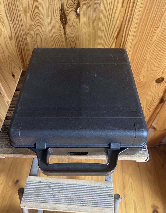 Sprzedam box do kaset magnetofonowych.