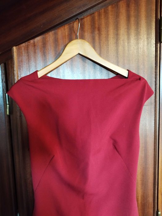 Vestido midi bordô