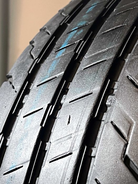 Pneus Continental Conti Van Contact 100 - 205/65/16 C - Excelentes
