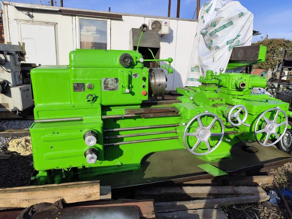 Токарний верстат 1 П 365.  2М55