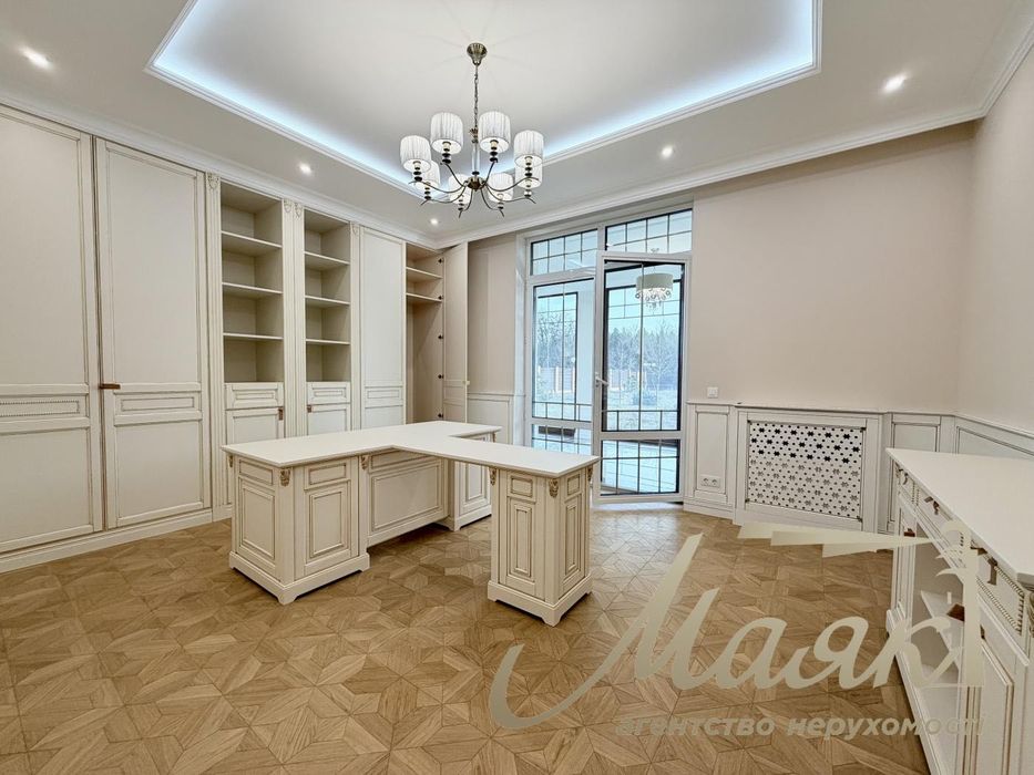 Продаж будинку площею 418,6 м² з виходом до води на ділянці 50 соток у КМ Dream Village, с. Лебедівка