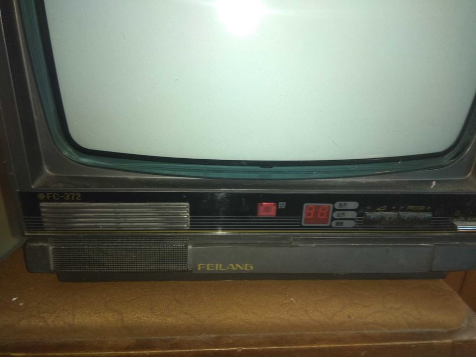 Телевизор Feilang 37"