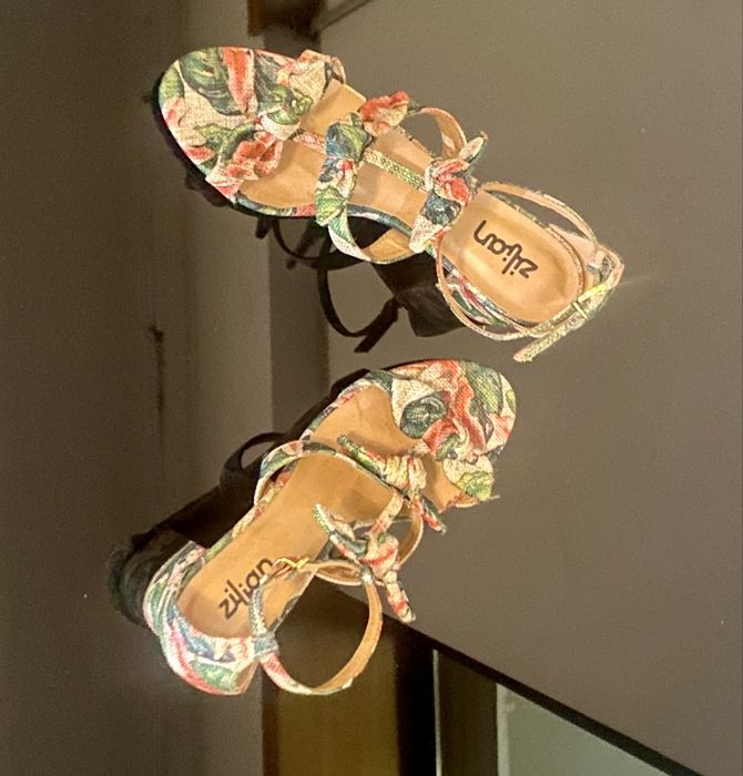 Sandalias Zilian, tamanho 37