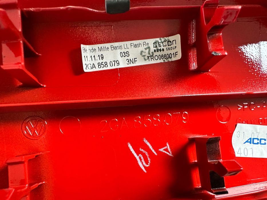 VW T-Roc Troc Dekor Konsoli Kokpitu RED Czerwony Komplet 2GA.858.079