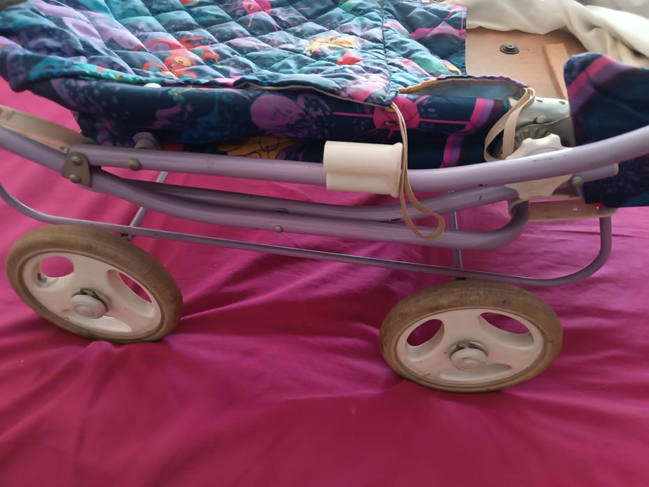 Коляска для ляльок