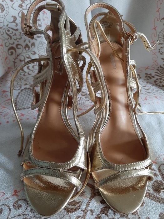 Złote pantofelki, sandały na obcasie, MIGATO