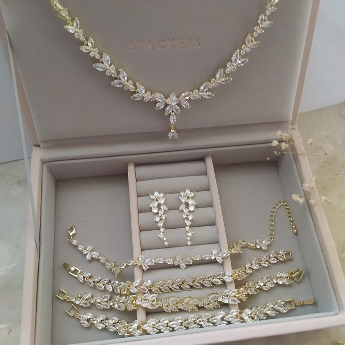 Złoty naszyjnik kolczyki bransoletka ślubna