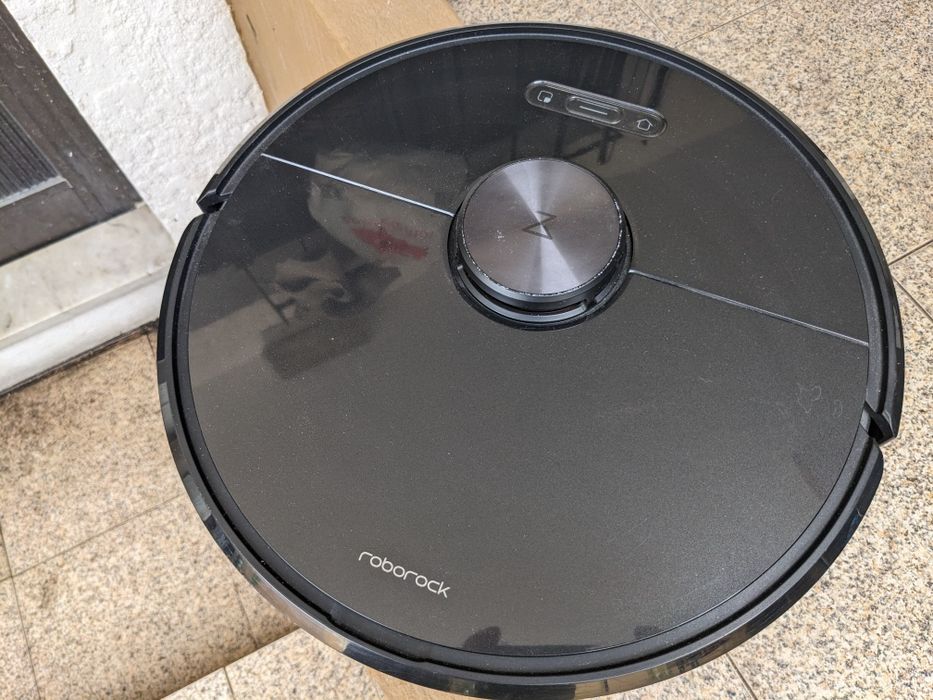 Aspirador robótico roborock , (falta o carregador)