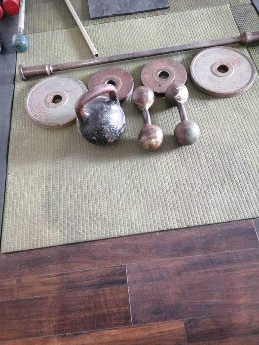 Продам штангу, гантели,гирю.