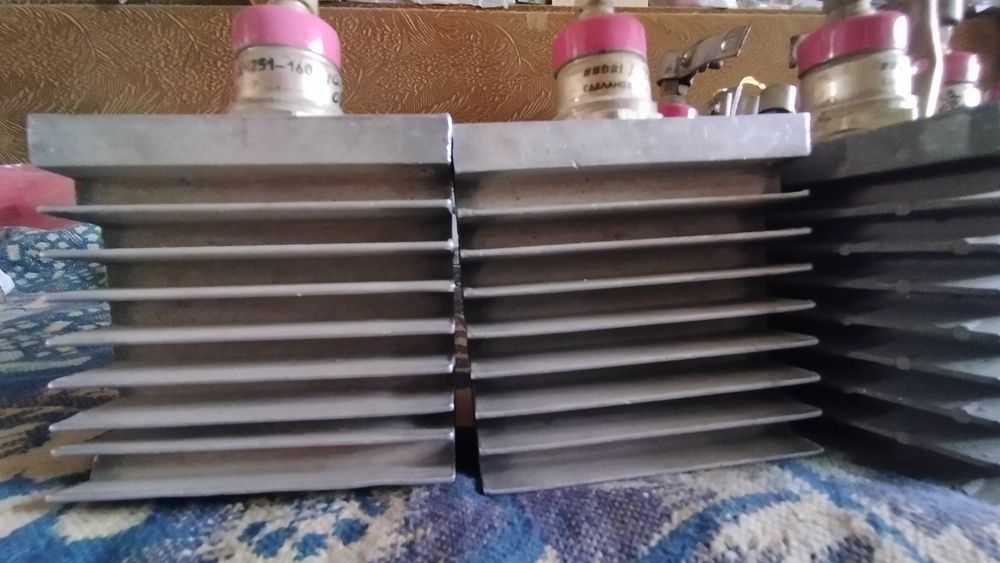 Диоды частотные ДЧ251-160Х-10 обратные с радиаторами и Д161-250-10: 250 ...