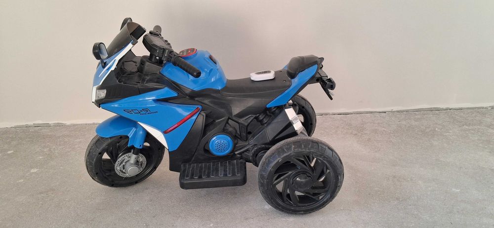 Motor na akumulator