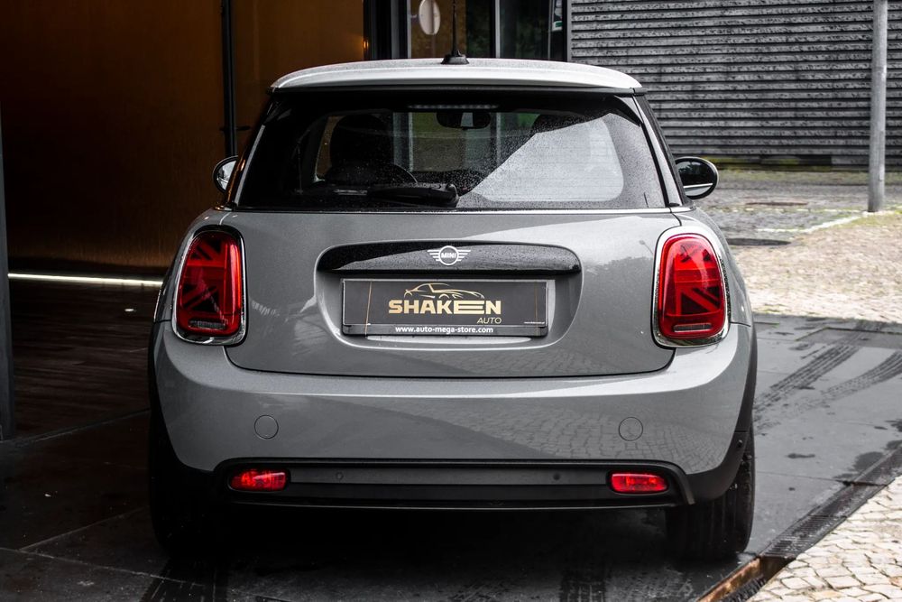 MINI 3 Portas Cooper SE Essential