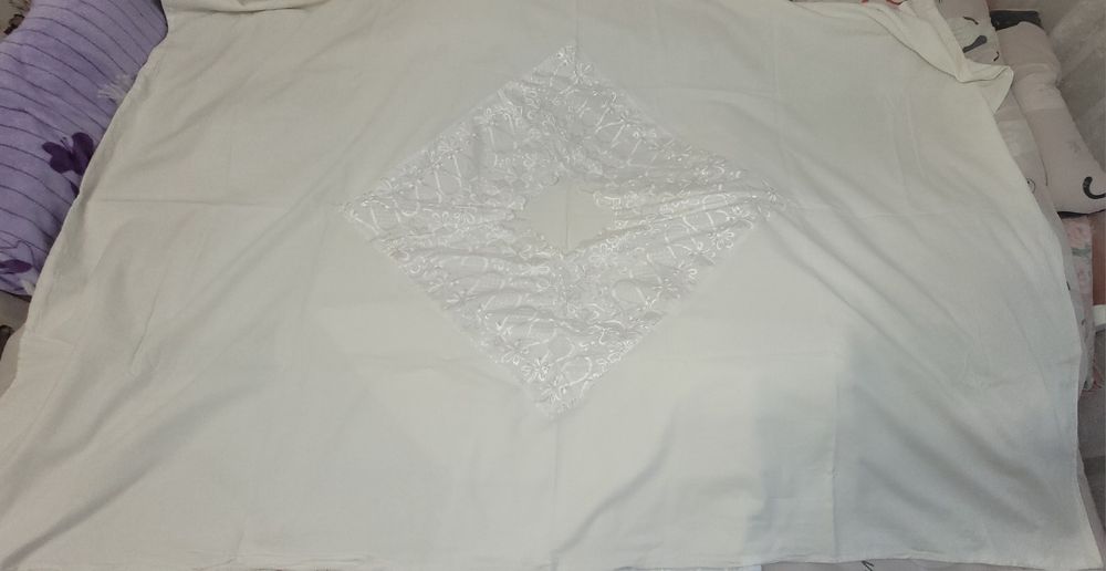 Біла постільна білизна