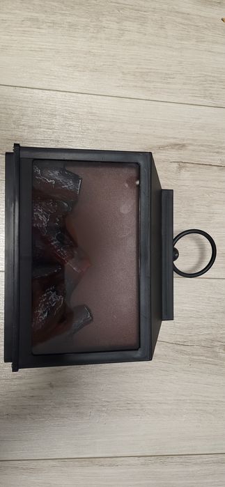 Ozdobny mały kominek na baterie