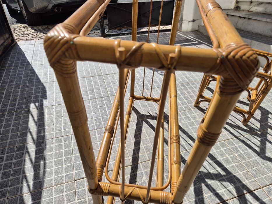 Estante em bambu