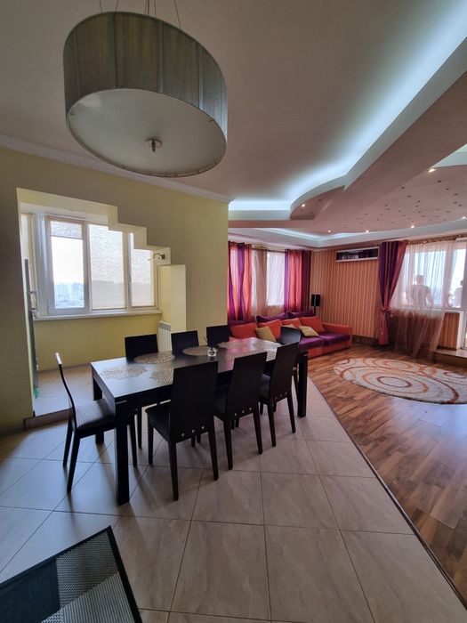 3комн квартира, Ахматовой 13, видовая, с мебелью