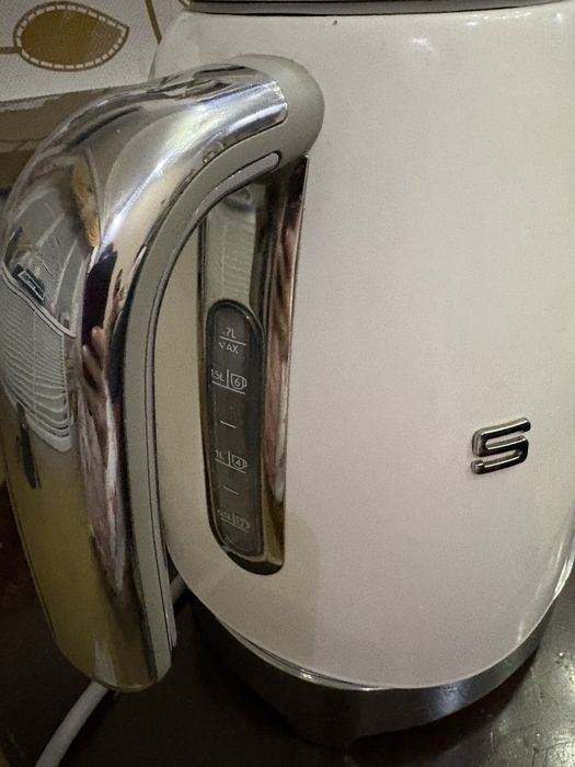 Електрочайник  Smeg