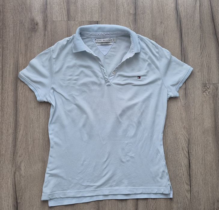 Tommy Hilfiger błękitna koszulka polo M
Normalne ślady użytkowania I prania