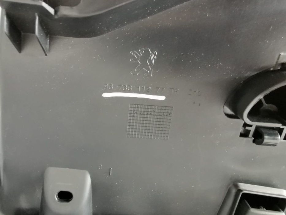 Porta Luvas - Peugeot 208