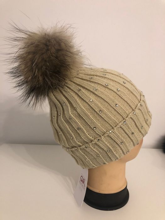 Nowa zimowa czapka Gatta duży pompon jenot naturalne futro beż