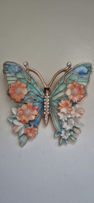 Motyl piękna broszka damska