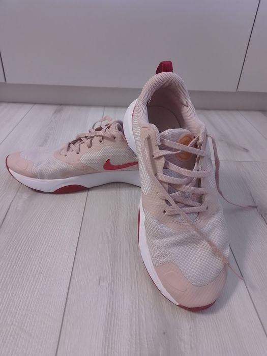 Кросівки жіночі Nike,р.40.5
