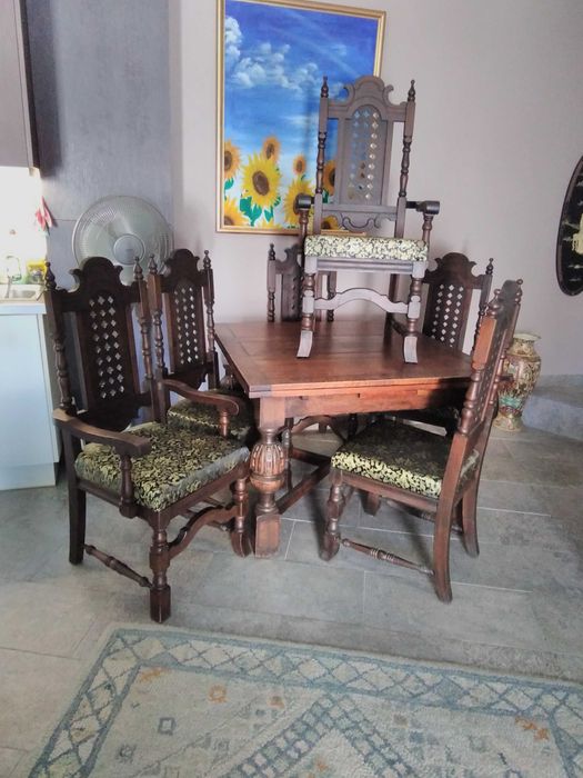 Dining table and chairs vintage/ antique