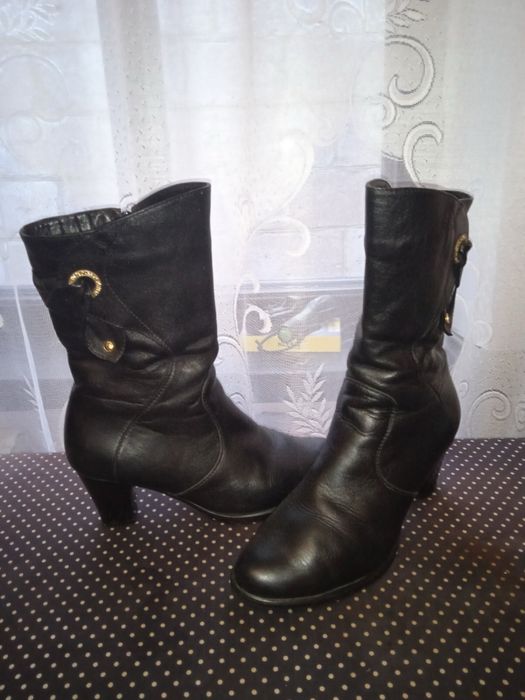 Продам сапожки осенне весенние