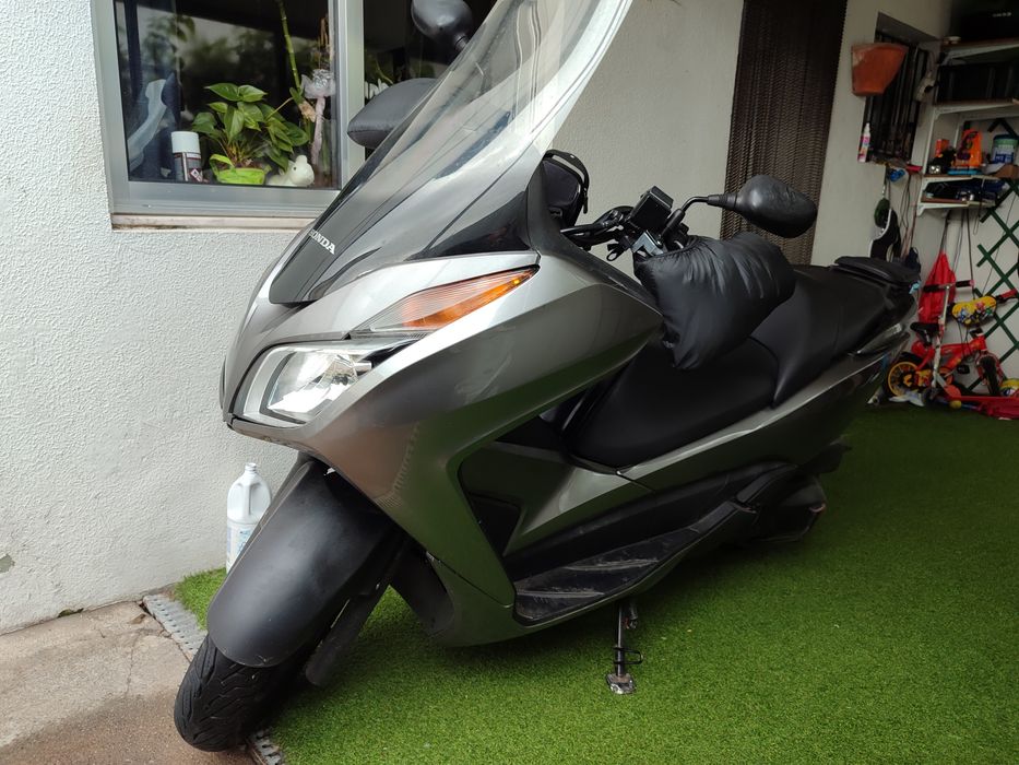 Mota Honda forza 300