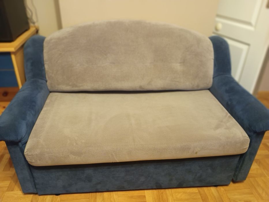 Sofa rozkładana 2 osobowa. Pilna sprzedaż! Do negocjacji.