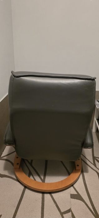 Крісло-Реклайнер зі Шкіри та Пуф