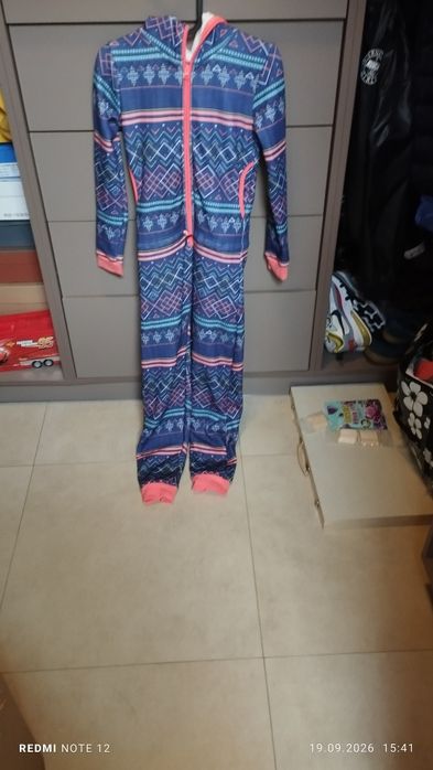 Komplet dla dziewczynki 140 jednoczęściowy dres