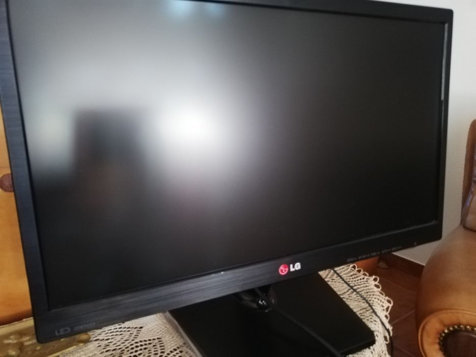 Monitor LG 19.5"