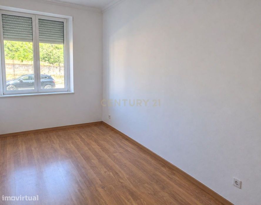 Oportunidade de Investimento / Transforme este Espaço num T0 numa das