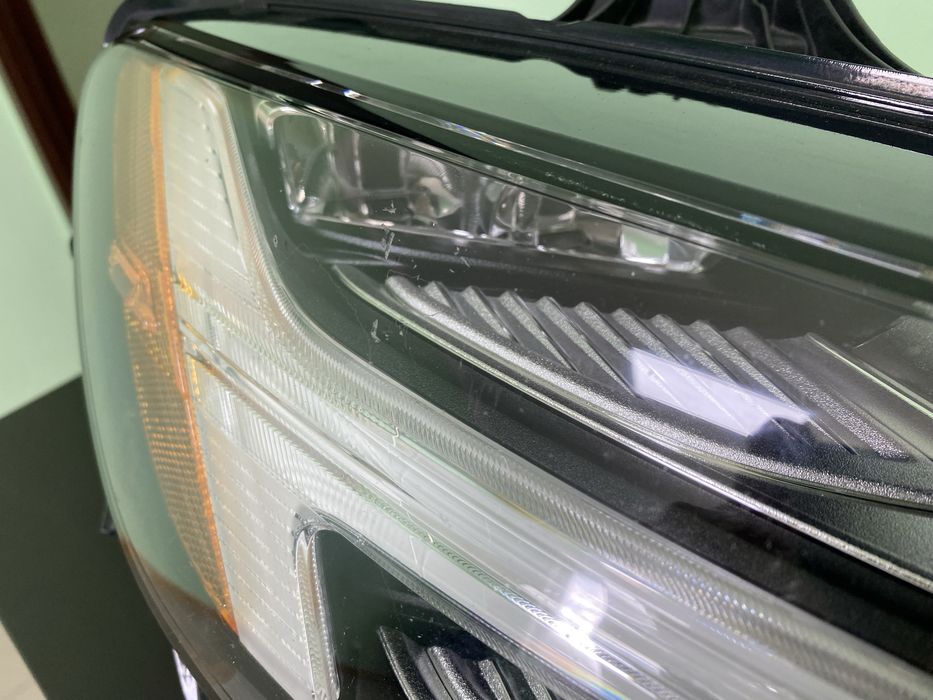 Фара VOLVO S60 III V60 II права MID LED USA США америка 2018-2024рр