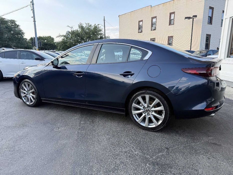 Mazda 3      2021