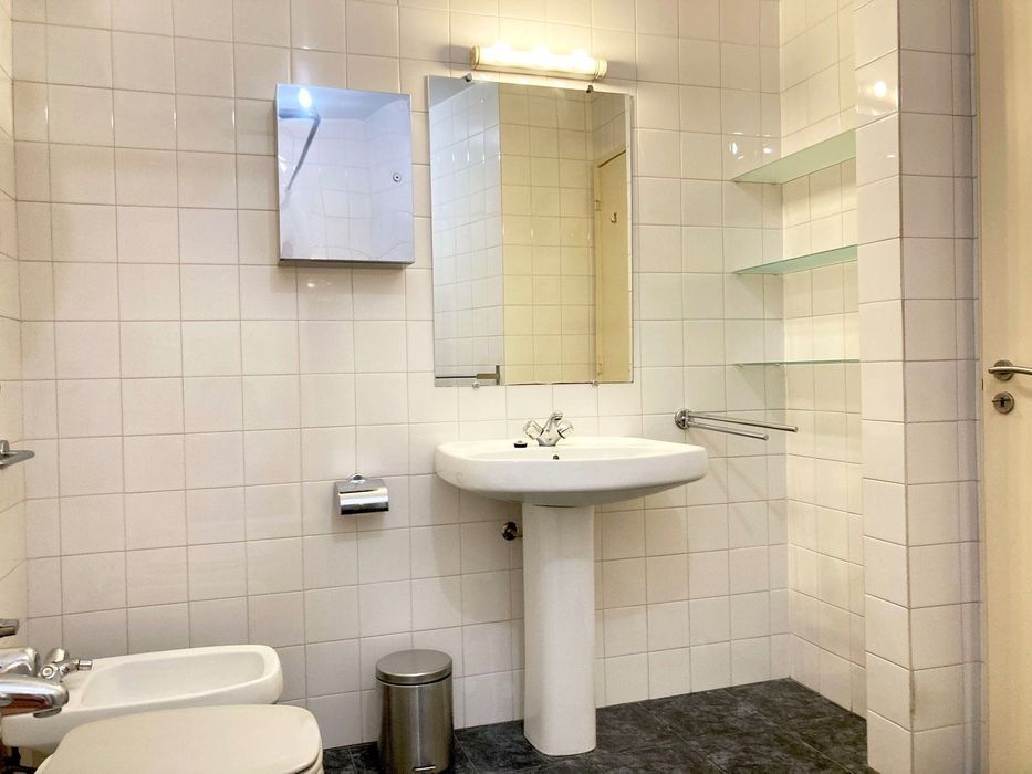 Duplex T2/T3, com 103 m², no centro de Telheiras