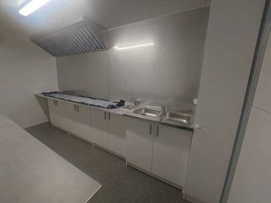 PRZYCZEPA Gastronmiczna-handlowa NOWA 6mx2.4 WYPOSAŻONA