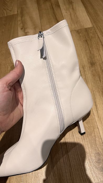 Skórzane botki na korku Reserved