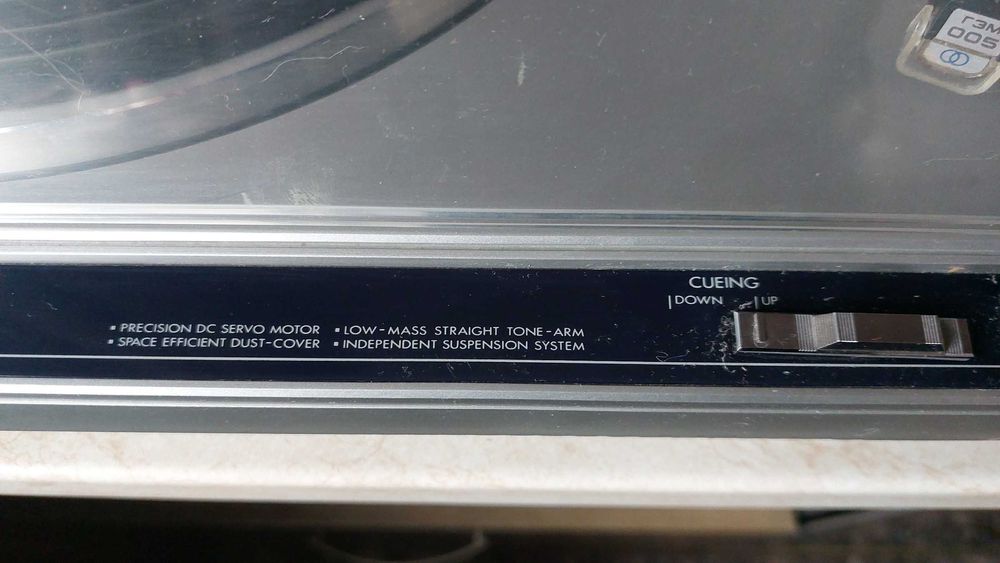 Проигрыватель винила JVC L-A100