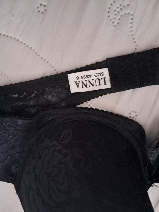 Жіночий бюсгалтер