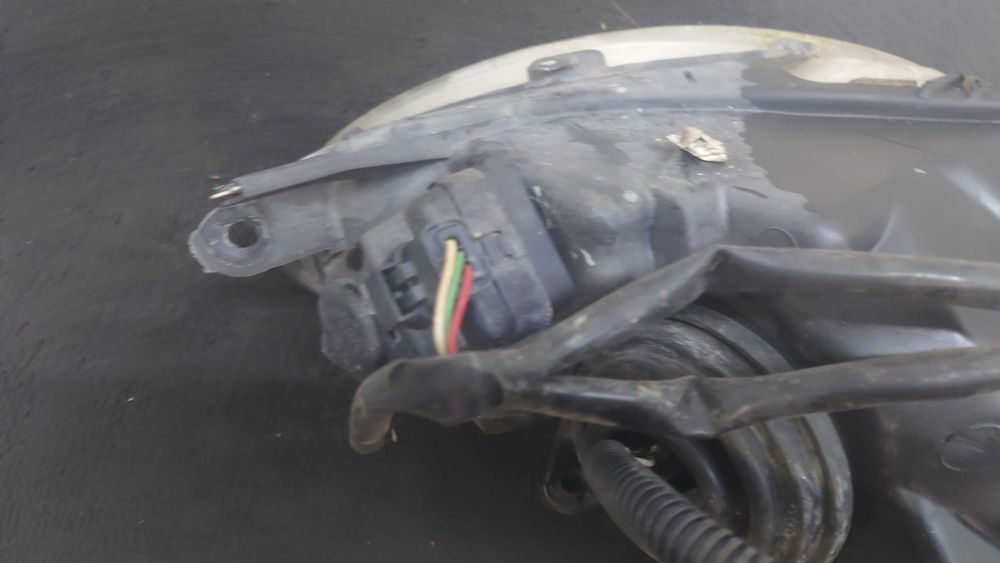 Peugeot 206 Lampa Reflektor Prawy Przód Przedni Prawa Przednia