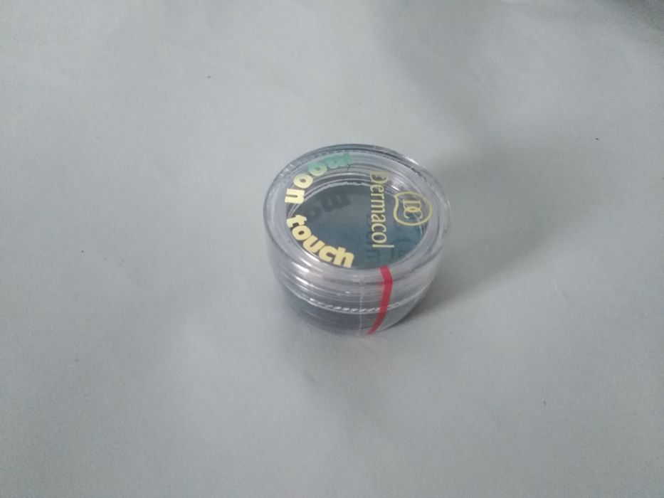 DIA DA MÃE - Sombras novas e seladas, Avon e Dermacol