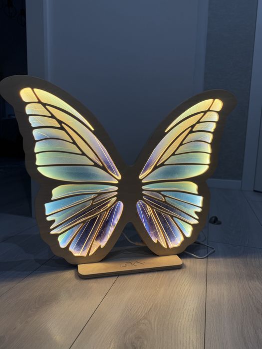 drewniana lampa ozdobna