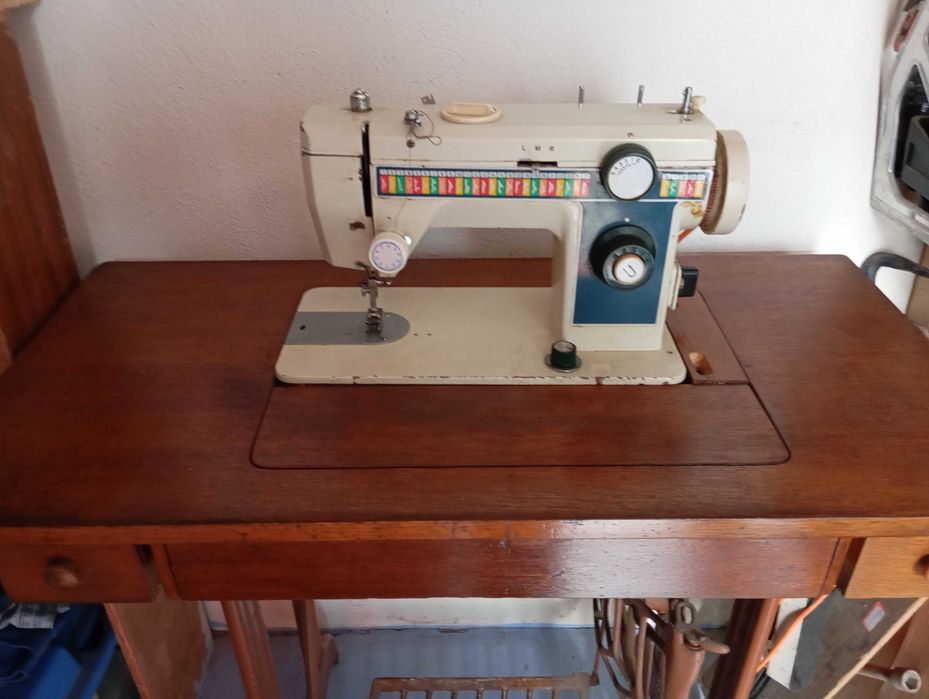 Máquina de costura SINGER