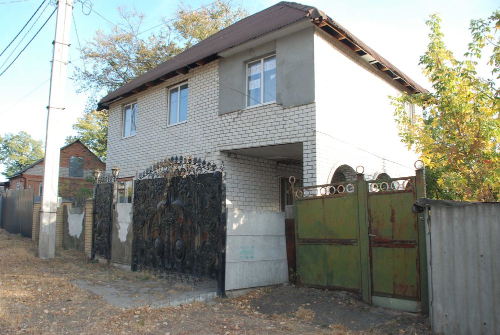 Дом центр Дергачи Кирпичный 2 эт