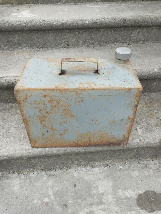 Канистра для бензина
