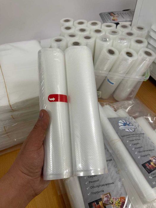 Рулони, вакуумні пакети, рифлені пакети для вакууматора,плівка