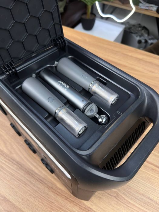 Anker Solix C800X 1200W 768Wh портативна зарядна станція